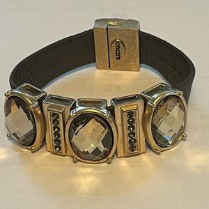 CHICO’S LEATHER & STONE BRACELET